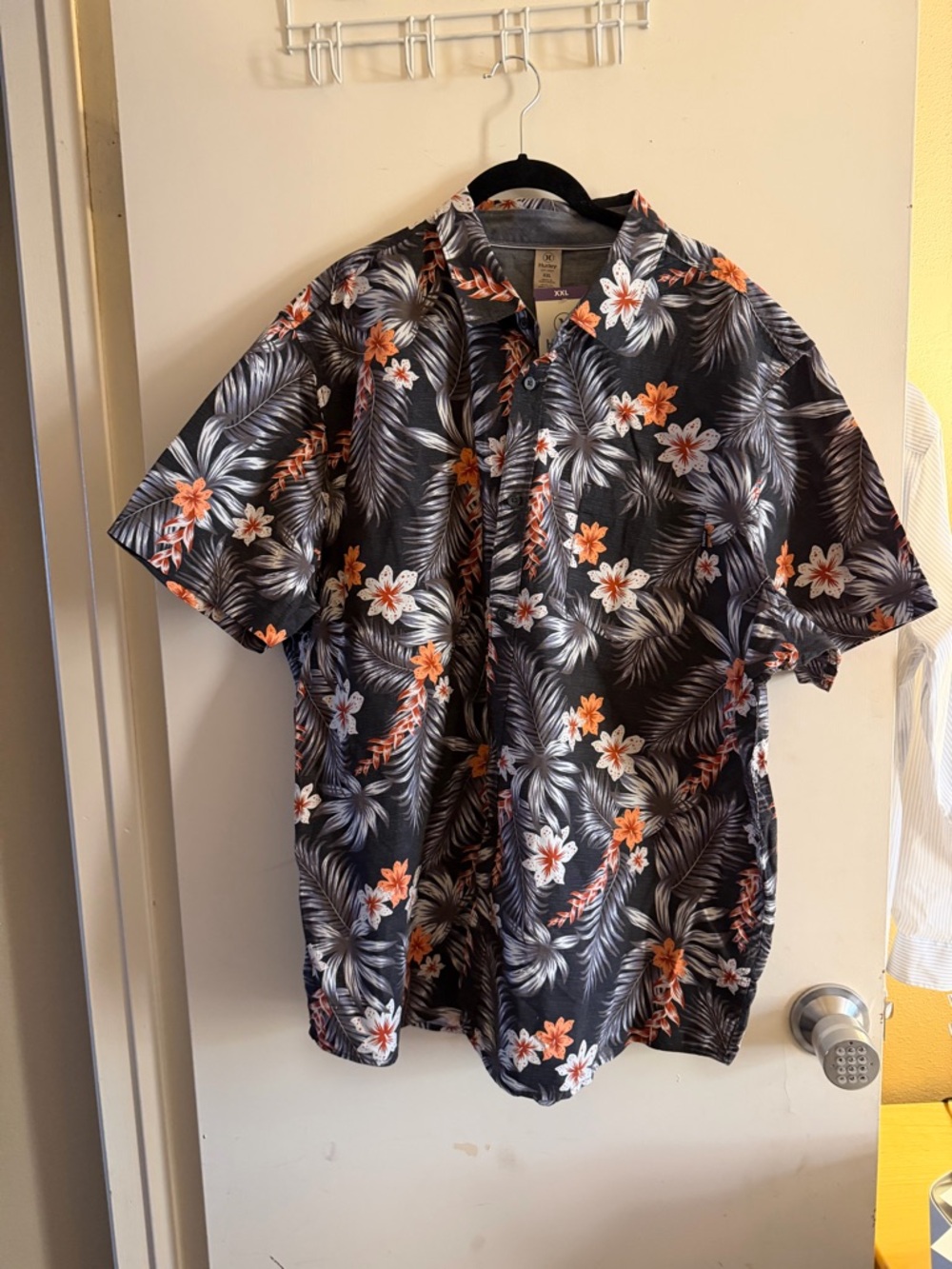 Hurley Black Short-Sleeve Floral Button-Down Shirt with Orange and Cream Flowers
